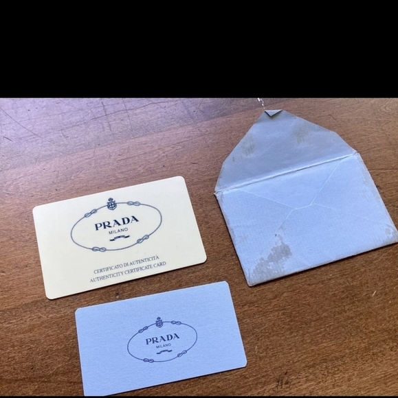 Authentic Prada handbag - Picture 4 of 13